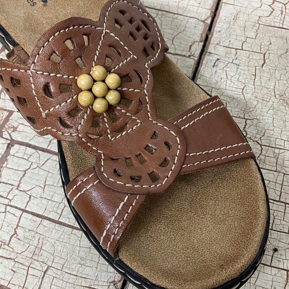 Clark’s women’s sandals - Picture 3 of 11
